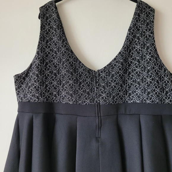 NWT ASOS Curve Sleeveless Black Peplum Blouse Abstract Floral Lace Overlay - Picture 9 of 14